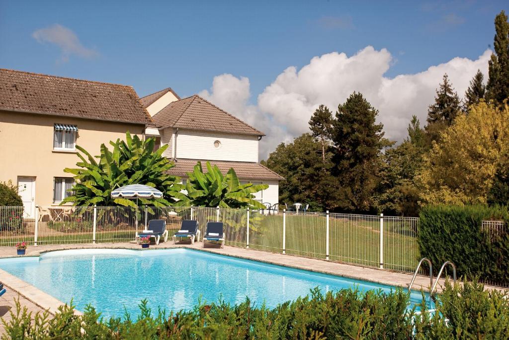Logis Hotel Du Pont Neuf Le Veurdre Exterior foto