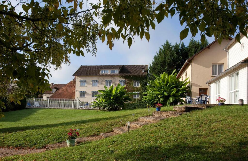 Logis Hotel Du Pont Neuf Le Veurdre Exterior foto