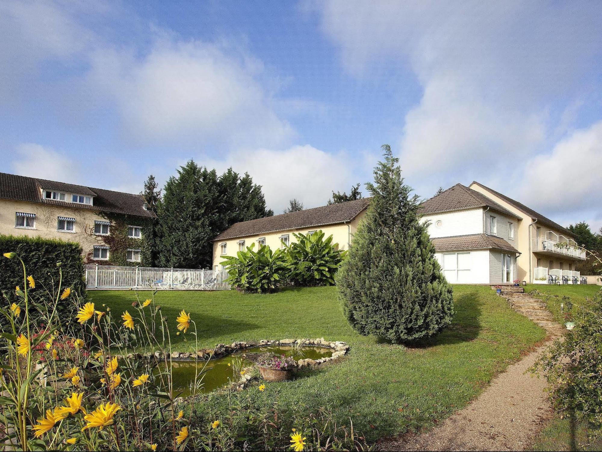 Logis Hotel Du Pont Neuf Le Veurdre Exterior foto
