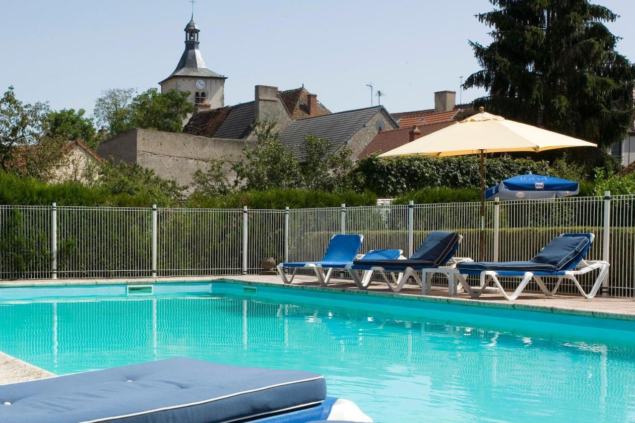 Logis Hotel Du Pont Neuf Le Veurdre Exterior foto